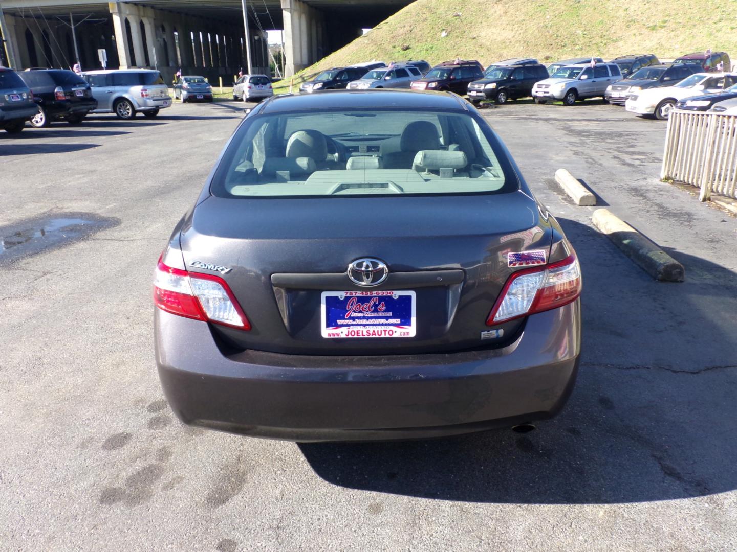 2009 Gray Toyota Camry Hybrid Sedan (4T1BB46K29U) with an 2.4L L4 DOHC 16V HYBRID engine, CVT transmission, located at 5700 Curlew Drive, Norfolk, VA, 23502, (757) 455-6330, 36.841885, -76.209412 - Photo#13